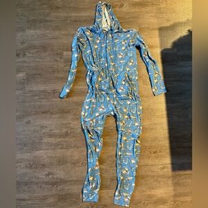 MeUndies Unisex Onesie in size S/M with blue otter print